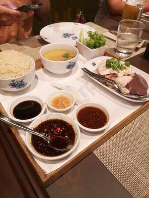 Ruenton Coffeeshop At The Montien Hotel