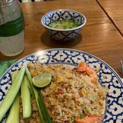 ร้านอาหาร รสนิยม (คุณปลา-อัจฉรา บุรารักษ์)