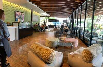 The 51 Tasty Moments Restaurant