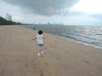 ร้านอาหารหาดแสนสำราญ