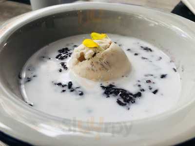 Stone And Star Restaurant