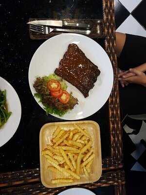 Flowrun Eatery And Bar