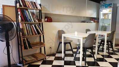 Flowrun Eatery And Bar