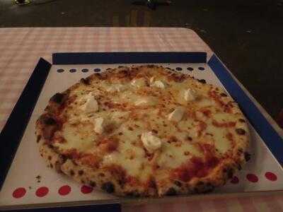 Pizza Massilia - Sala Daeng Pizzeria