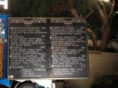 Pizza Massilia - Sala Daeng Pizzeria