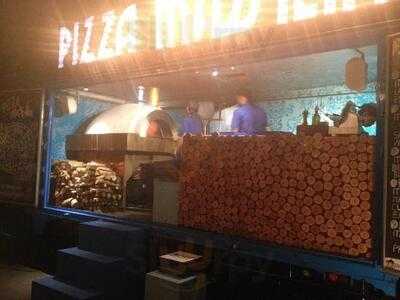 Pizza Massilia - Sala Daeng Pizzeria