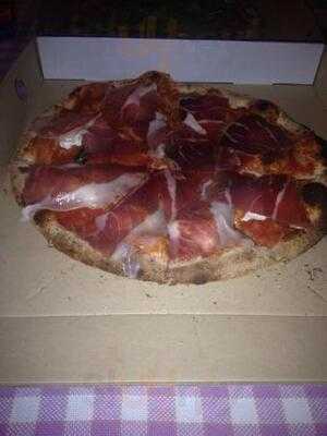 Pizza Massilia - Sala Daeng Pizzeria