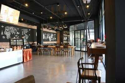 Markland Cafe' & Restaurant