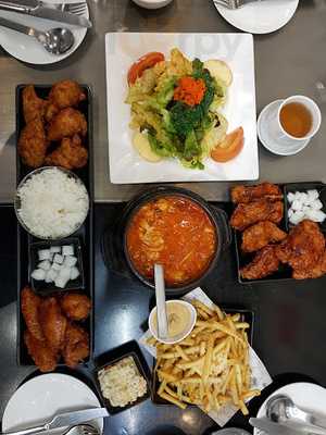 บอนชอน ชิคเก้น สาขา ซีนสเปซ ทองหล่อ 13