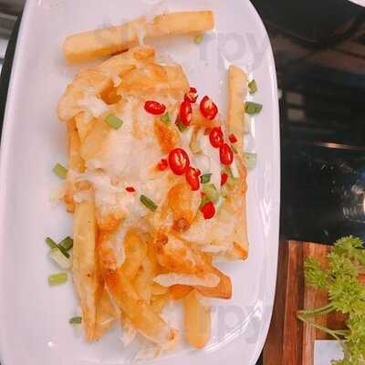 Inn Train Cafe & Restaurant