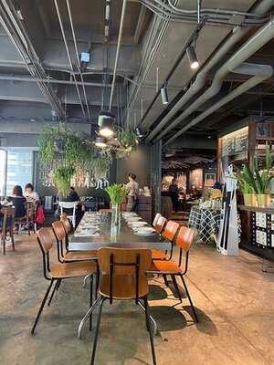 Greyhound (1st Floor@siamcenter)