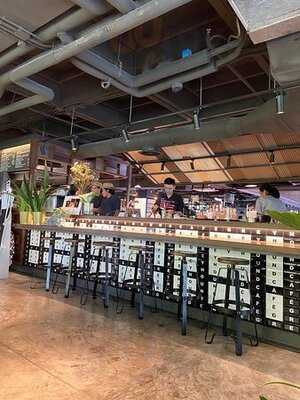 Greyhound (1st Floor@siamcenter)