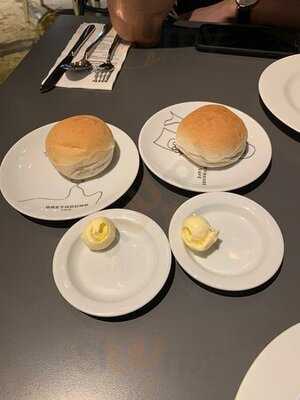 Greyhound (1st Floor@siamcenter)