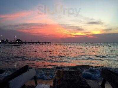 หาดทรายรีแล็กซ์ ผับแอนด์เรสเตอรองท์