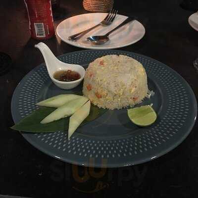 ต้นมะกอก - บ้านวังหลัง ริเวอร์ไซด์