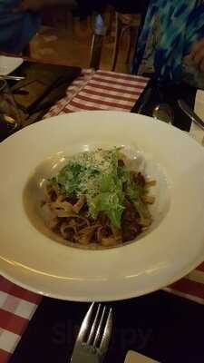 อวานติ อิตาเลี่ยน เรสเตอรองค์