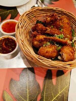 ส้มตำนัว เซนทรัล เอ็มบาสซี่