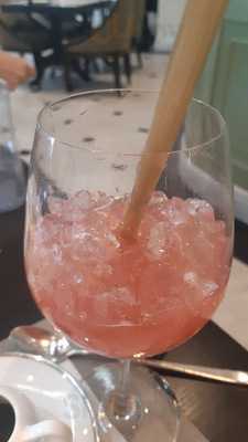 Harrods Cafe And Ice Cream Parlour, Emquartier