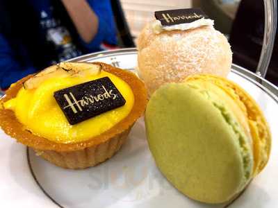 Harrods Cafe And Ice Cream Parlour, Emquartier