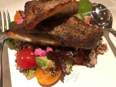 ส้มตำแอนด์ชาร์ดอนเนย์