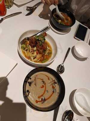 ส้มตำแอนด์ชาร์ดอนเนย์