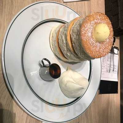 Gram Cafe & Pancakes