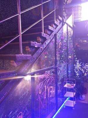 Heaven Rooftop Bar & Lounge