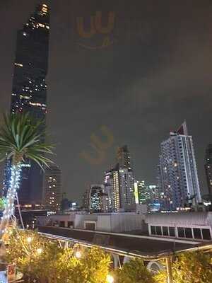 Heaven Rooftop Bar & Lounge