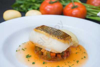 ห้องอาหารเอเทรียม โรงแรมแลนด์มาร์ค