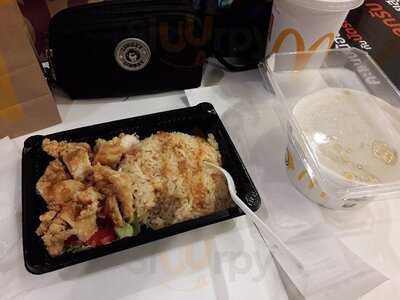 แมคโดนัลด์ สาขา โรงแรมโนโวเทล กรุงเทพ แพลตตินั่ม