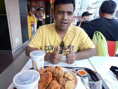 แมคโดนัลด์ สาขา โรงแรมโนโวเทล กรุงเทพ แพลตตินั่ม