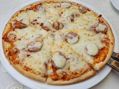 ฉันท์และยุพา ทีรูม