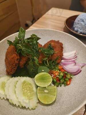 ร้านอาหารพอวา