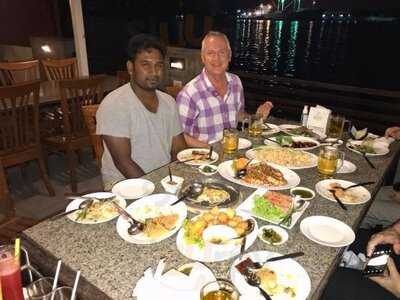 ร้านอาหาร เสวยริเวอร์วิว