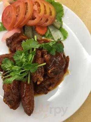 Ruen Petch Suki & Restaurant