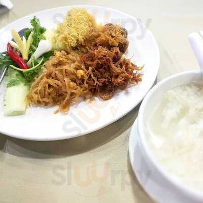 ร้านอาหาร กลางซอย