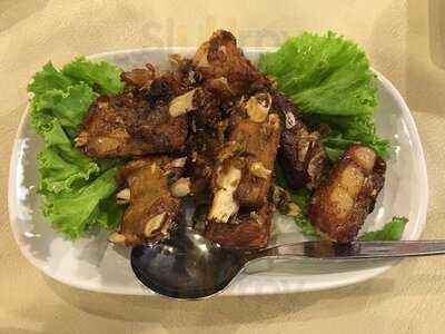 ร้านอาหาร กลางซอย