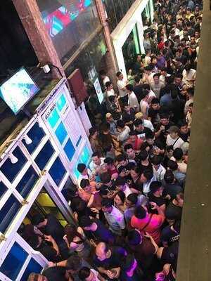 ดีเจสเตชั่น ผับแอนด์เรสเตอรองท์