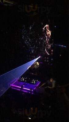 ดีเจสเตชั่น ผับแอนด์เรสเตอรองท์