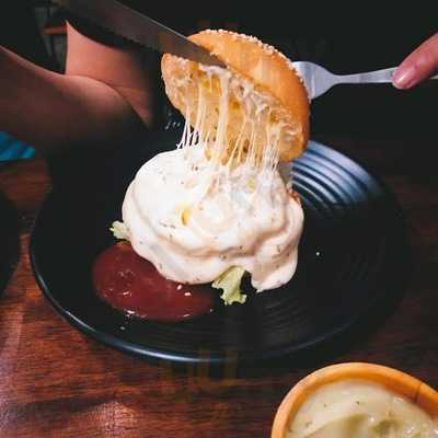 ซอรี่ แอม ฮังกรี้ เบอร์เกอร์ คาเฟ่