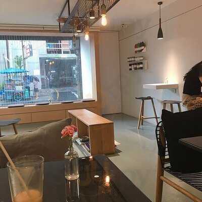 Invisible Coffee Room