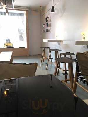 Invisible Coffee Room