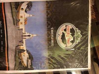 อิ่มบุญริมรั้ว