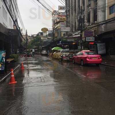 บางกอกบาร์