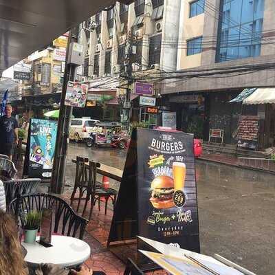 บางกอกบาร์