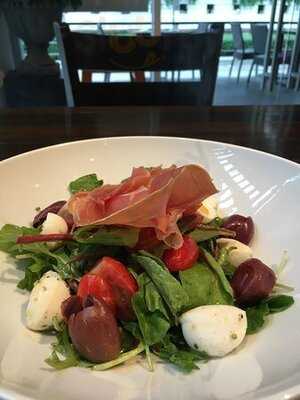 ไวน์ คอนเนคชั่น เดลี่ (มิลลี่ มอลลี่)