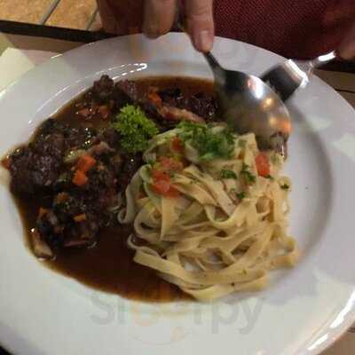 ไวน์ คอนเนคชั่น เดลี่ (มิลลี่ มอลลี่)