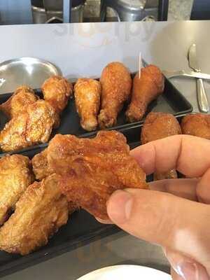 บอนชอน ชิคเก้น สาขา เอ็มควอเทียร์