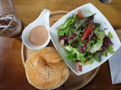 อาร์โน ทองหล่อ