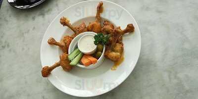 Top Knot Rooftop Bar & Restaurant